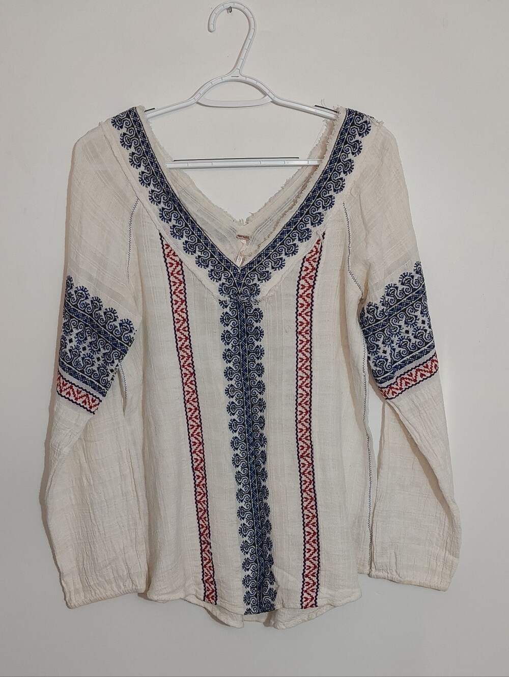 Free People Bohemian V Neck SP Blue White Red Embroidered Gauze Feel Top Shirt